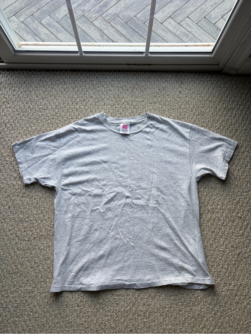 Vintage Hanes “Her way” Single stitch gray short sleeve shirt. Size Large.